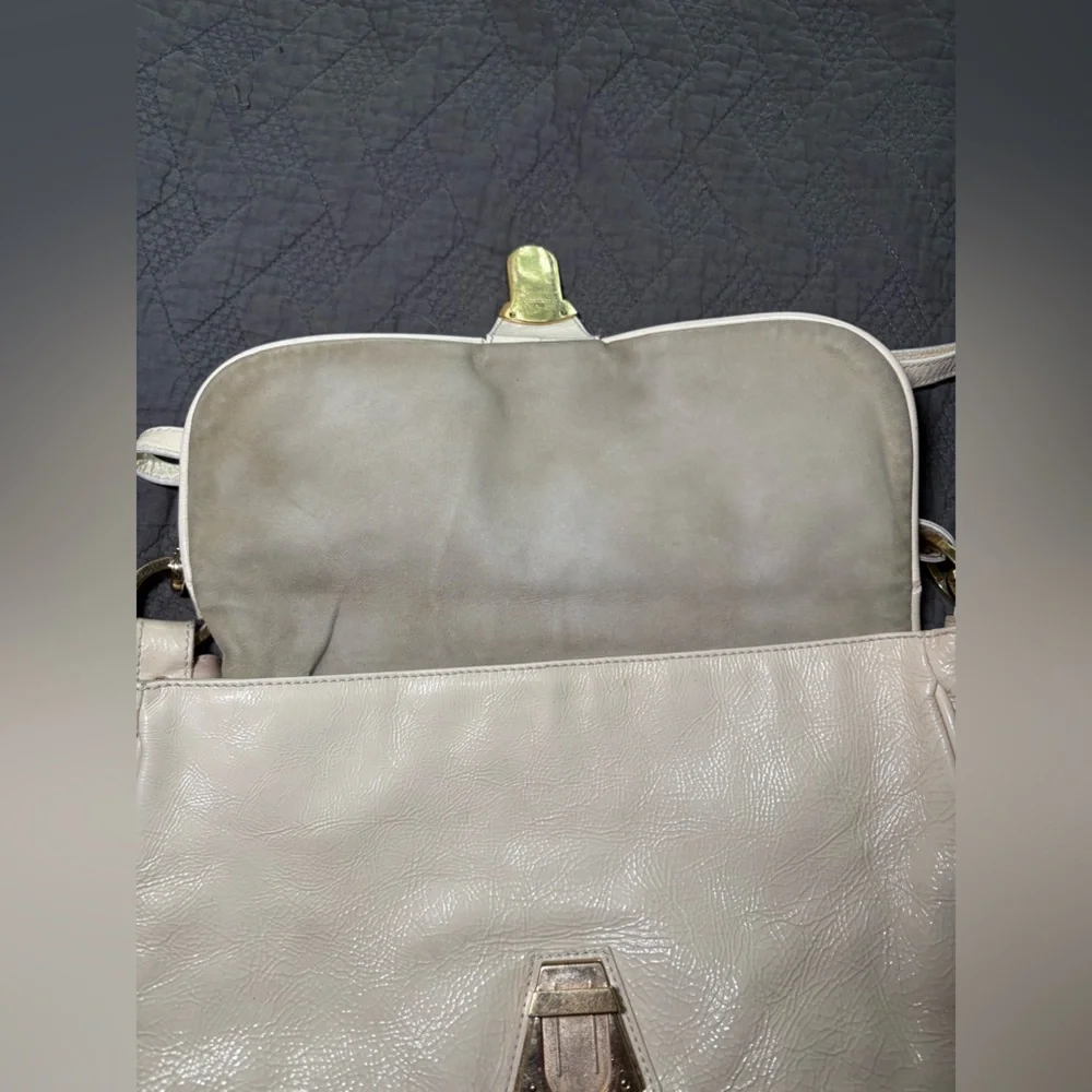 Authentic Fendi Patent Leather Cream Crossbody Bag with Adjustable Strap - Picture 6 of 15